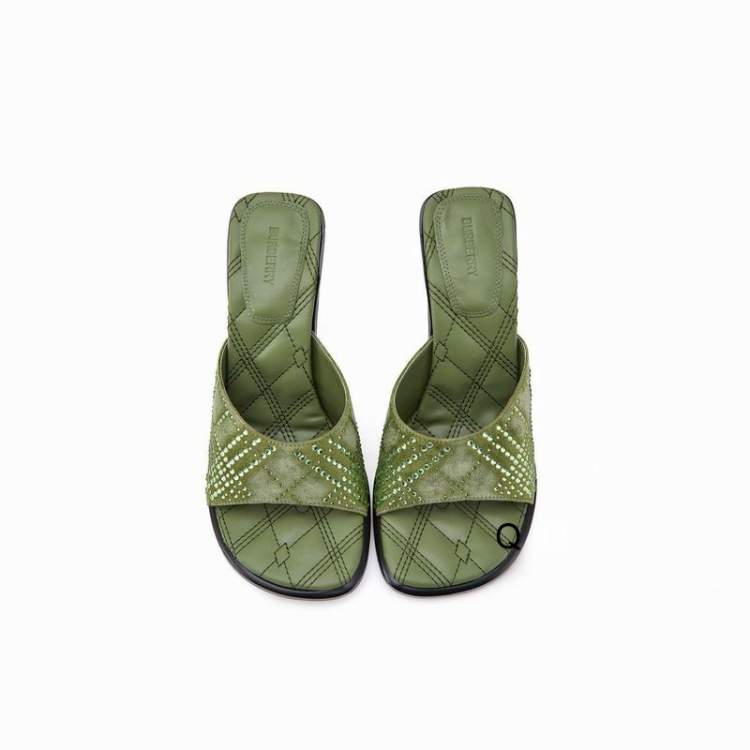 Picture of Burberry Shoes _SKUBurberrysz35-4010CMGDT04011909